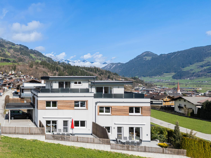 H21 - Modernes Ferienhaus 145qm, 4SZ, Wellnessbereich mit Sauna und Dachterrasse mit Panoramablick, , Schwaz