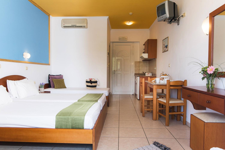 Bedroom 4, Yiannis Manos Hotel Resort, Crete