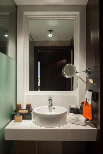 Bathroom 12