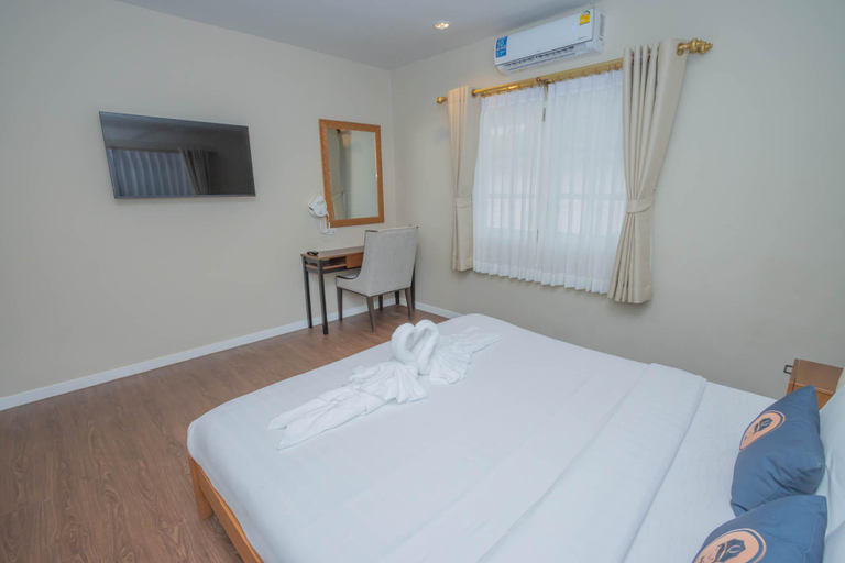 Bedroom 13