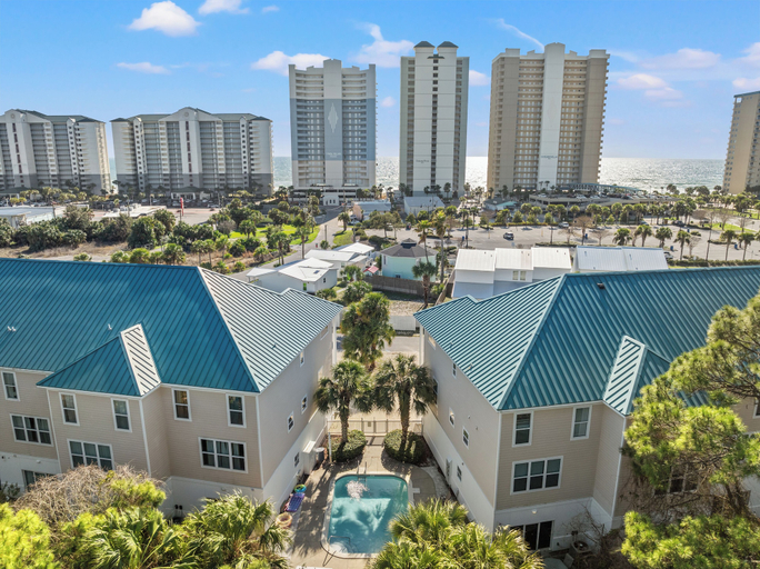 Exterior & Views 2, Sailors Cove: 5-bedroom, 4.5 Baths, Sleeps 12! Steps Away From the Beach!, Bay
