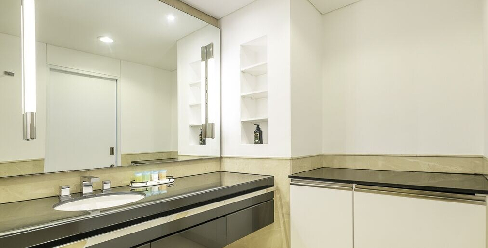 Bathroom, LUX The JW Marina Suite 2, Dubai