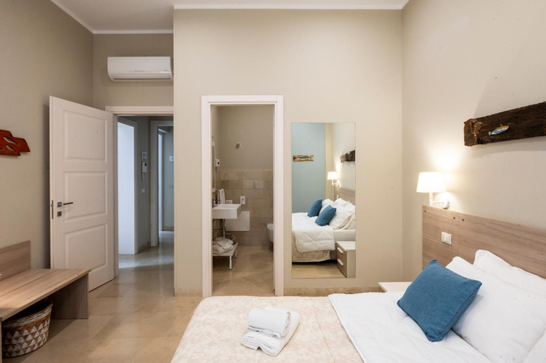Others 2, Le Mura - Charme rooms, Trapani
