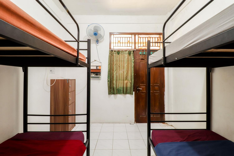 Bedroom 13