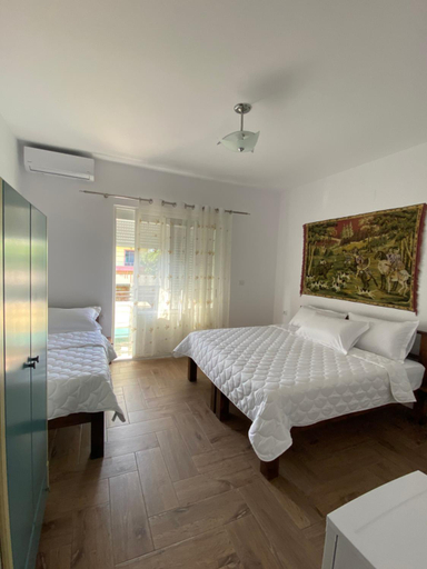 Bedroom, Vila Nea, Beratit
