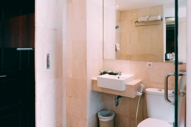 Bathroom 15