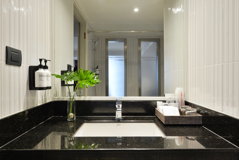 Bathroom 14