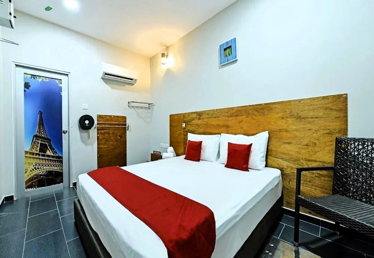 RS Hotel Desa Cemerlang Johor Jaya - Tap to explore photos