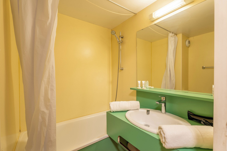 Bathroom 4, La Roche Blanche, Savoie