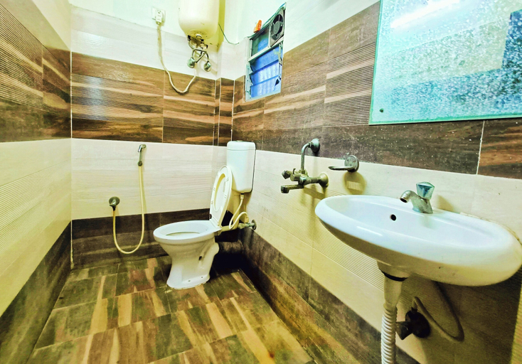 Bathroom 4, Rest Inn, North 24 Parganas