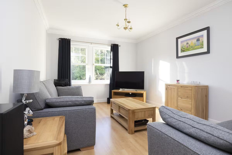 Others 4, Modern Flat with Free Parking, Edinburgh