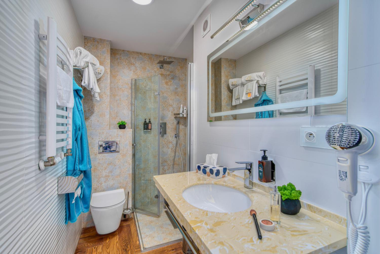 Bathroom 17