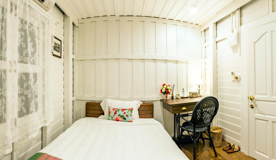 Bedroom 12