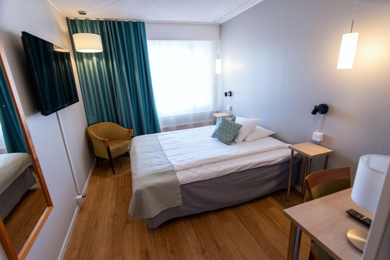 Bedroom 3, Hotel Hirvi, Central Finland