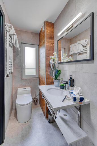 Bathroom 11