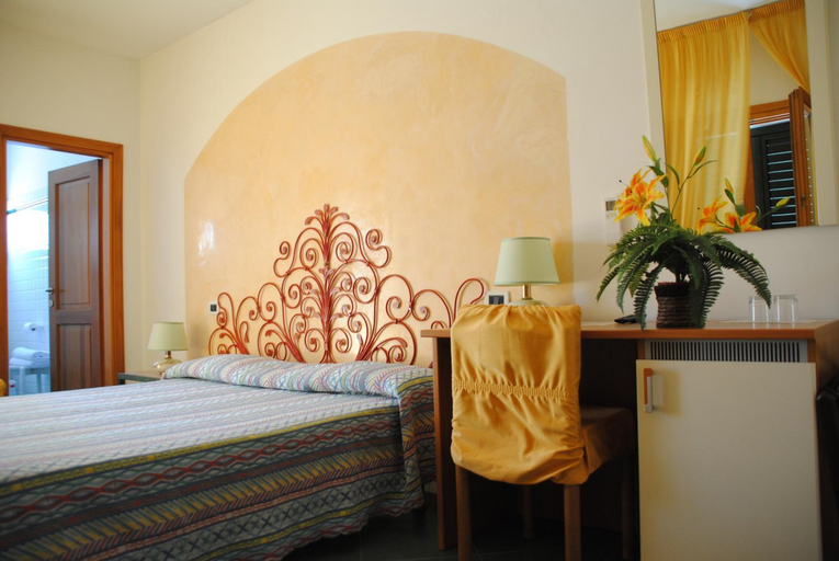 Bedroom 2, Hotel Silvestrino, Sassari