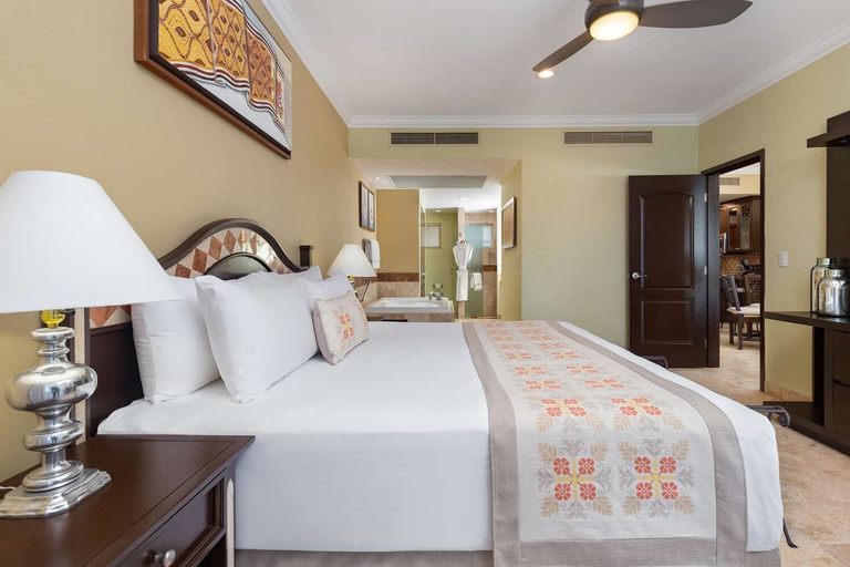 Bedroom 2, Luxury Suite at Villa del Palmar, Compostela