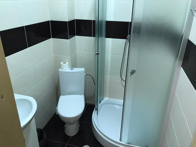 Bathroom 3, Cheremosh, Iaremchans'ka