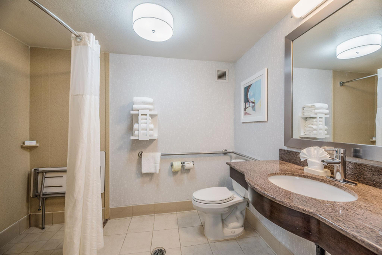 Bathroom 13