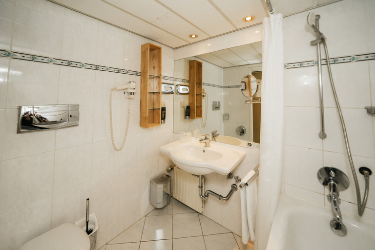 Bathroom 4, Savoy Frankfurt, Frankfurt am Main