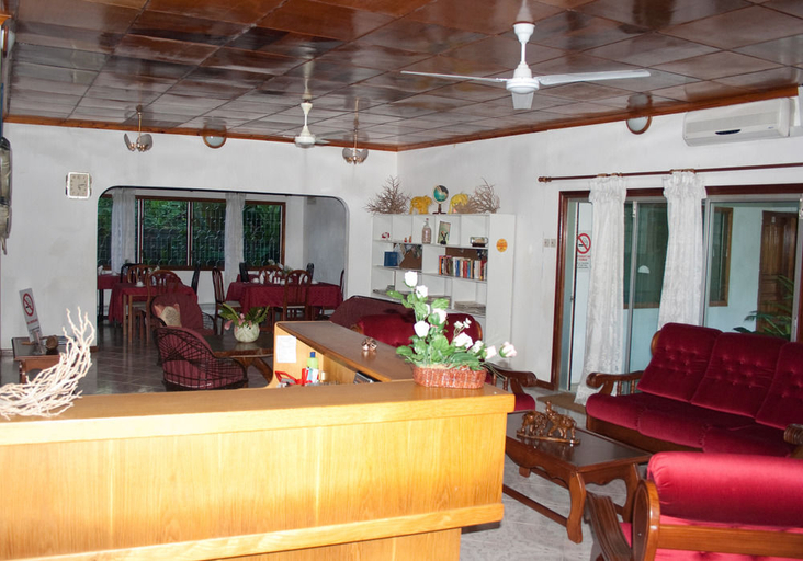 3, Villa de Roses