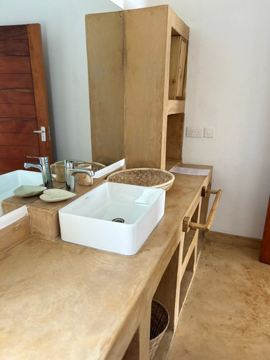 Bathroom 4, TATU INN Boutique Hotel Watamu, Kilifi North
