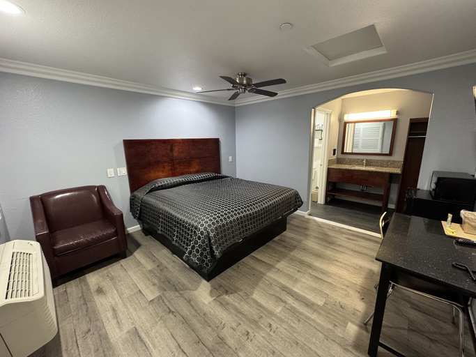 Bedroom 4, Dutch Motel, San Bernardino