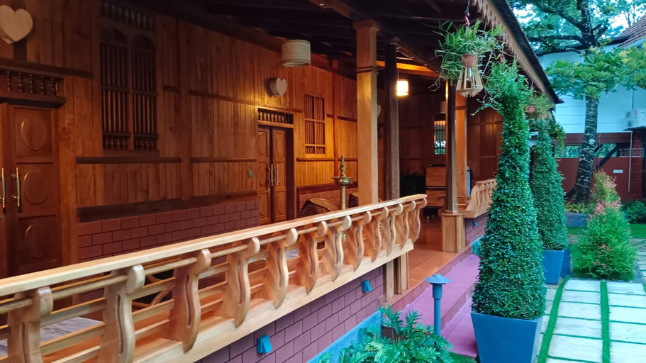 Others 5, The Rustic Manor, Idukki
