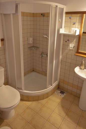 Bathroom 4, Erguvanlı Ev, Ayvacık