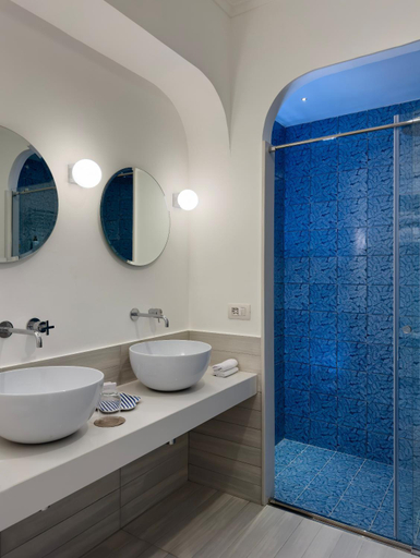 Bathroom 5, Boutique Hotel Casa Mariantonia, Napoli