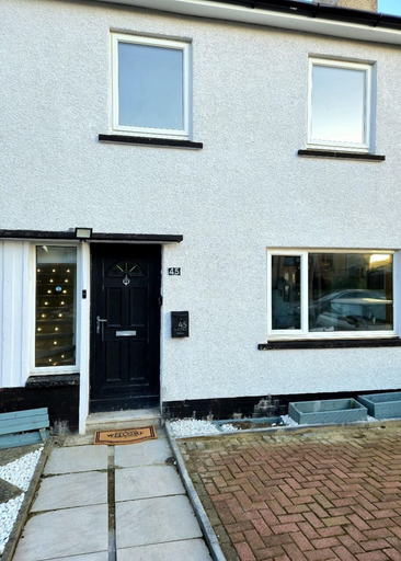 Exterior & Views 2, Quirky 2-Bed with Free Parking, Renfrewshire