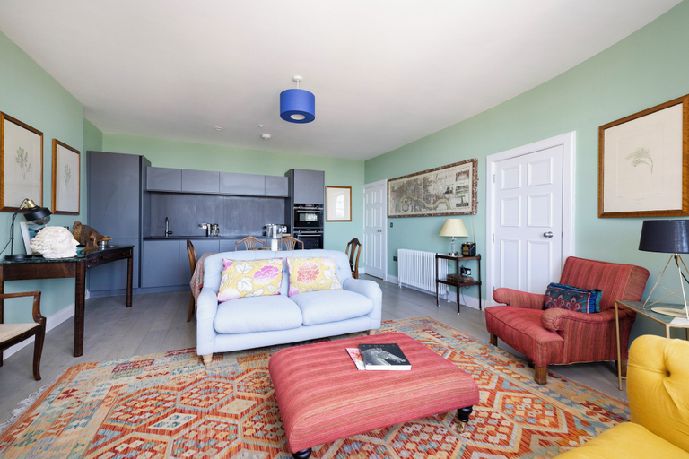 Others 5, Inviting Flat near City Centre, Edinburgh