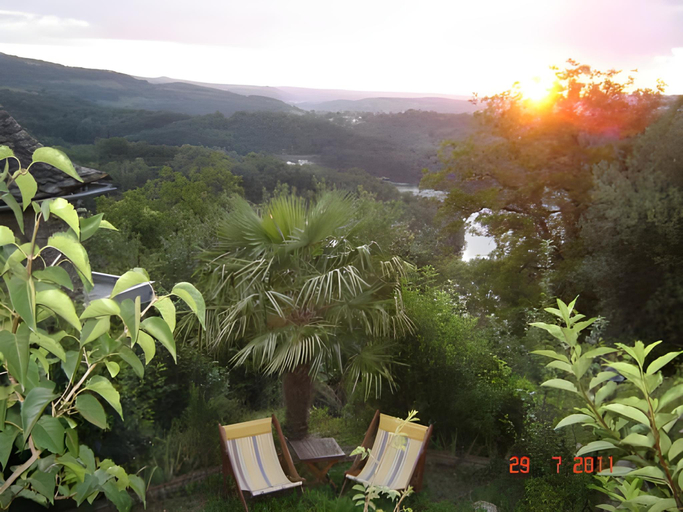 Others 5, Les Hotes du Lac, Chambres et tables d'hotes, Aveyron