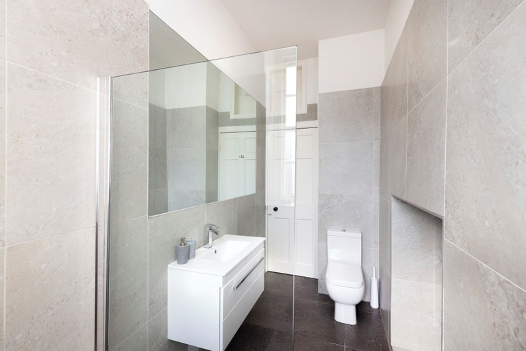 Bathroom 3, Contemporary Apt in the New Town, Edinburgh