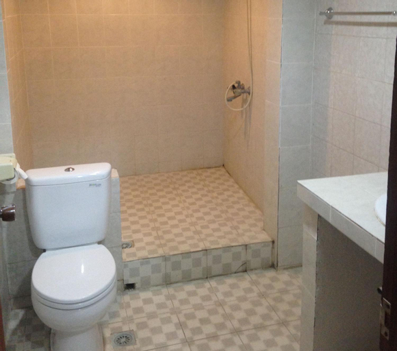Bathroom 8