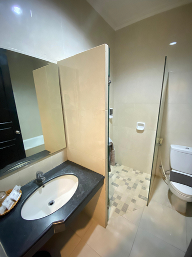 Bathroom 25