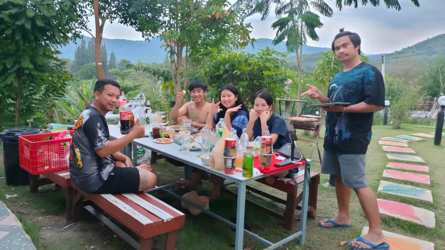 Food & Drinks, Baan Mai Hom Resort Suan Phueng, Suan Phung