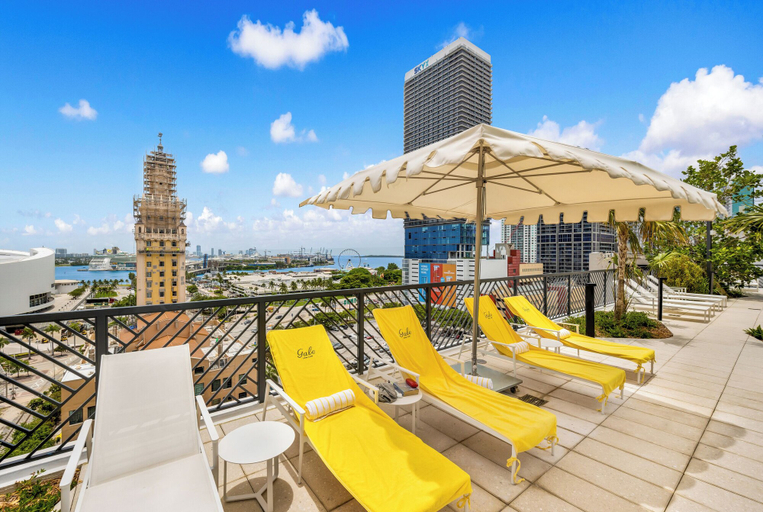 Others 4, Contemporary Miami Getaway with Bay View, Miami-Dade