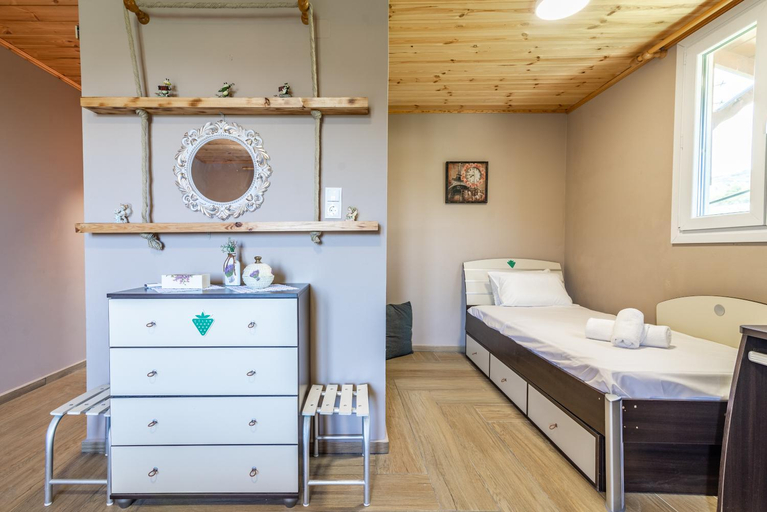 Bedroom 3, Countryhouse Villa with pool & private parking, Crete
