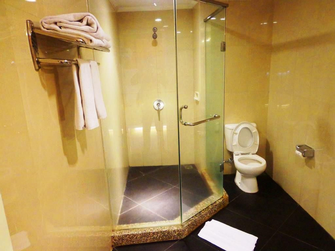 Bathroom 4