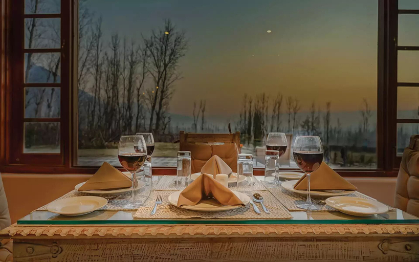 Food & Drinks 3, Rah Bagh, Srinagar