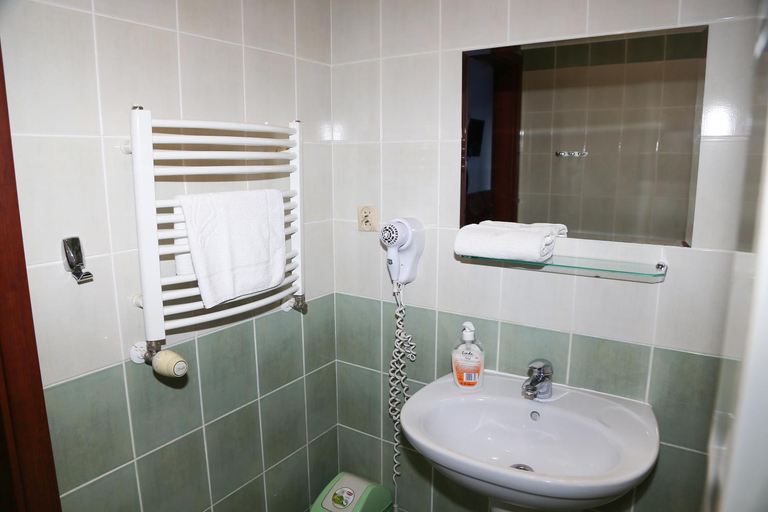 Bathroom 2, Motel Paradise, Sulęcin