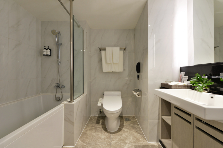 Bathroom 7