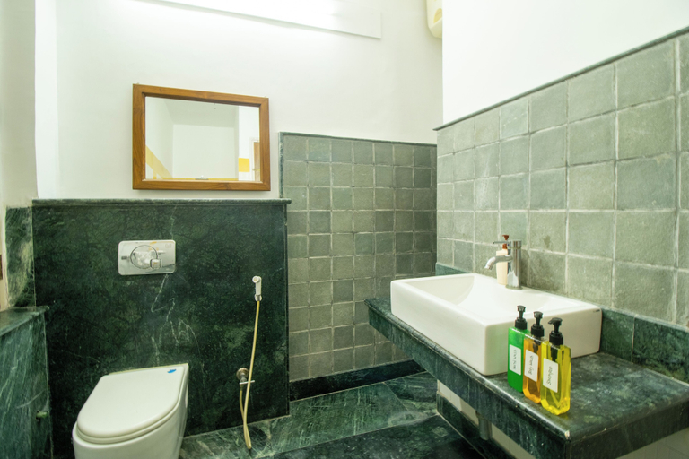 Bathroom 4, Opulent Antique 3br Villa in Gurugram, Gurgaon