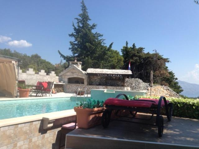 Others 2, Villa Tamara,3 heated Pools, Entire Villa for sole use, Supetar
