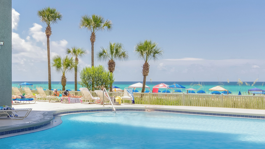 Sport & Beauty 5, Come Enjoy KC & The Sunshine State: 3-bed, 3-bath With Stunning Ocean Views, Bay