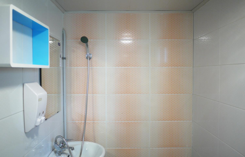 Bathroom 7