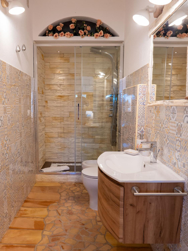 Bathroom 4, Sui Colli di Strugas, Nuoro