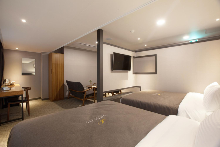 Bedroom 14