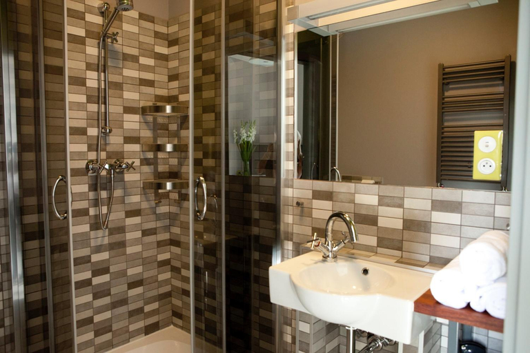 Bathroom 4, Republika Sloneczna, Poznań City